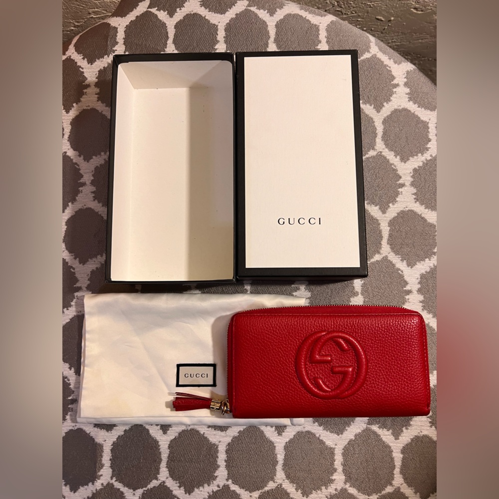 Gucci Soho Authentic Leather Wallet Red Luxurious Pebbled Leather full inclusion
